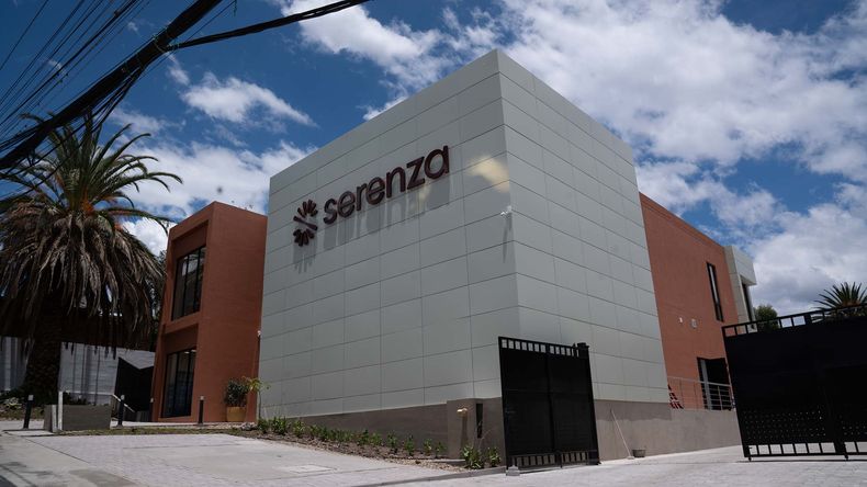 Centro médico Serenza, ubicado en la avenida Pampite, cerca de la Universidad San Francisco de Quito, Cumbayá.&nbsp;