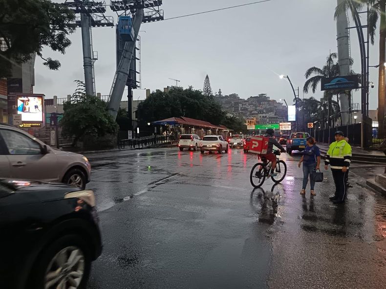 IESS reprogramará las citas médicas por lluvias en el Hospital del Día Norte Tarqui, Guayaquil.