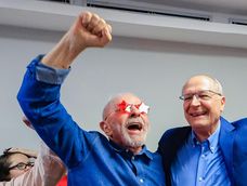 Luiz Inácio Lula da Silva y Geraldo Alckmin celebran la victoria electoral en Brasil. El Partido Liberal de Flávio Bolsonaro reconoció el resultado, aunque cuestionó las condiciones de la segunda vuelta.
