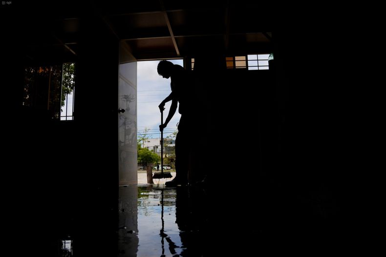 Cortes de luz afectan a la costa ecuatoriana por las lluvias.