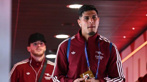 Piero Hincapié se alista para regresar a la competencia oficial con Arsenal FC.