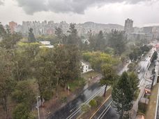 Fuertes lluvias en Quito.