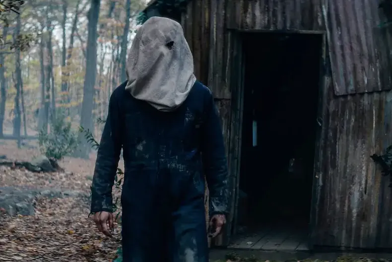 Jason Voorhees reaparece por primera vez en muchos años en 'Crystal Lake'. / Foto: Peacock