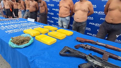 La Policía Nacional incautó varios objetos durante dos operativos policiales la madrugada del 16 de octubre de 2026.&nbsp;