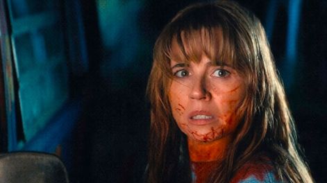 Linda Cardellini en una escena de Crystal Lake. / Foto: Peacock.