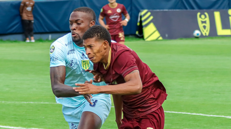 Vinotinto (d) y 9 de Octubre (celeste) pelean por uno de los cupos restantes para ascender a la LigaPro 2027.