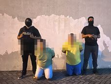 Operativos. Este 14 de octubre hubo detenciones en varias ciudades del Ecuador de personas sospechosas de extorsión. (Foto: Policía)