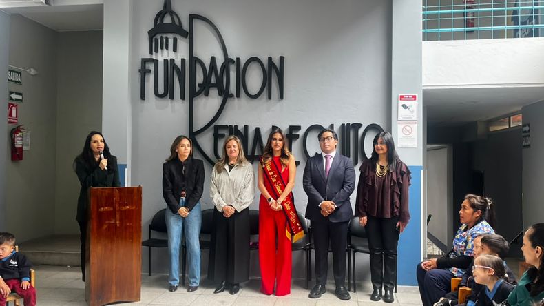 Sofía Arteta, representante de la Fundación Reina de Quito, destacó la labor social de la institución y la importancia del centro terapéutico para la inclusión de personas con síndrome de Down.