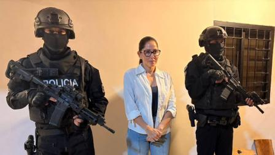 La excandidata presidencial, Luisa González, fue detenida por la Policía Nacional en Manabí.