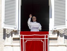 El Vaticano confirmó que el papa León XIV tiene un adenocarcinoma pulmonar. Durante la cirugía, los médicos extirparon el lóbulo inferior del pulmón derecho.