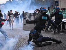 Manifestantes en París, Francia