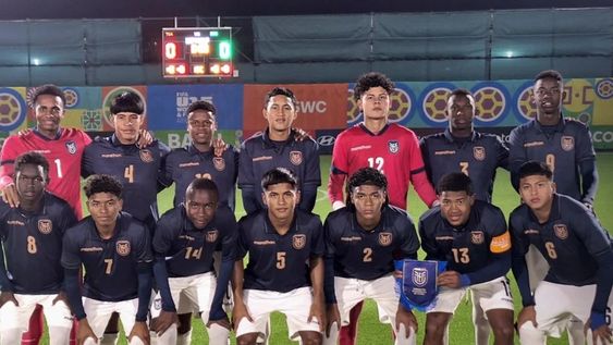 Jugadores de la Tricolor sub-15 en la previa de su enfrentamiento contra Tonga por la Copa Mundial y Festival sub-15 de la FIFA.&nbsp;