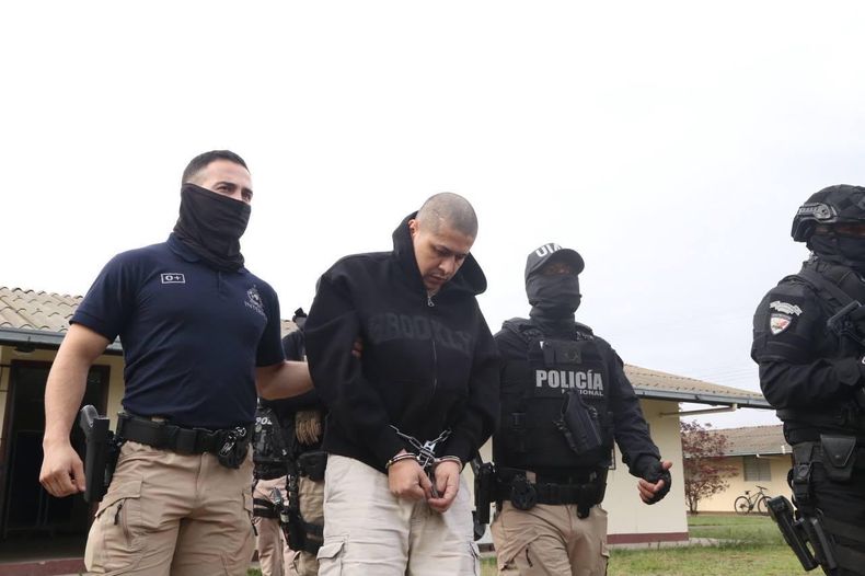 Francisco Manuel Bermúdez Cagua, alias “Churrón”, bajo custodia policial. En Estados Unidos enfrenta cargos por narcotráfico y armas que podrían acarrearle hasta cadena perpetua.