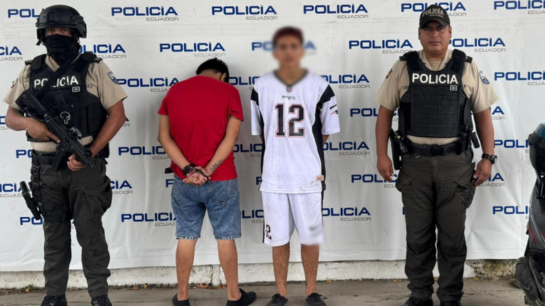 Imagen referencial de dos menores de edad detenidos por la Policía Nacional en junio de 2025.