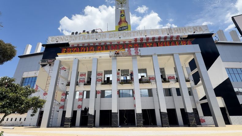 Exteriores del Estadio Olímpico Atahualpa. 