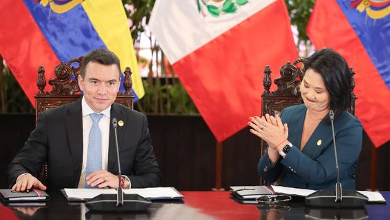 El presidente de Ecuador, Daniel Noboa, y su homóloga de Perú, Keiko Fujimori, asisten al XVII Gabinete Binacional entre sus países en Lima, el 20 de octubre de 2026.