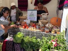 Productores de Ecuador participan en la feria Agro Encuentros 2026, el 6 de octubre de ese año.