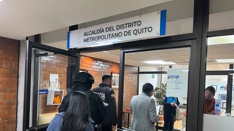 Tres allanamientos se realizaron en instancias del Municipio de Quito, el 21 de octubre de 2026, en el marco de una investigación por presunto peculado.