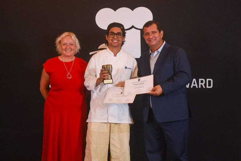 El concursante peruano, Giacomo Centurión Mego, recibió su premio en el certamen de gastronomía Joven Chef de las Américas 2026, este 20 de octubre de 2026.&nbsp;