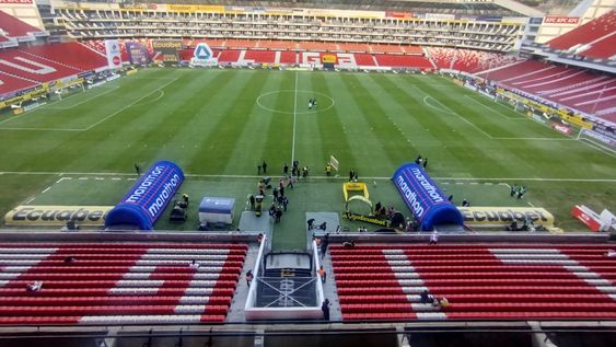 Los partidos de LigaPro se juega, cada vez, con menos público en los graderíos.