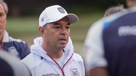 Marcelo Gallardo dirigiendo una práctica de la selección de Ecuador.&nbsp;