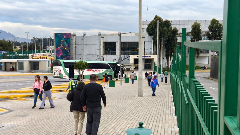 El Municipio de Quito anunció, este 30 de octubre de 2026, que se realizarán controles durante el feriado para asegurar la movilidad en las terminales terrestres de Quito.