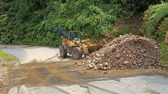 Intervención preventiva por el Fenómeno de El Niño, en las vías E-45 y E46 en Morona Santiago. Intervención preventiva por el Fenómeno de El Niño, en las vías E-45 y E46 en Morona Santiago.