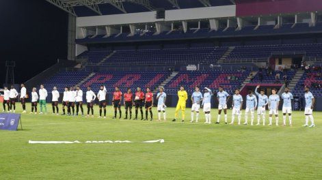 Hubo poca gente en el estadio de Chillo Jijón para el partido entre Universidad Católica y Liga de Quito, por la ida de la semifinal de LigaPro.