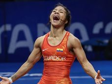 Lucía Yépez celebrando una victoria en el Campeonato Mundial de Lucha Libre 2026.&nbsp;