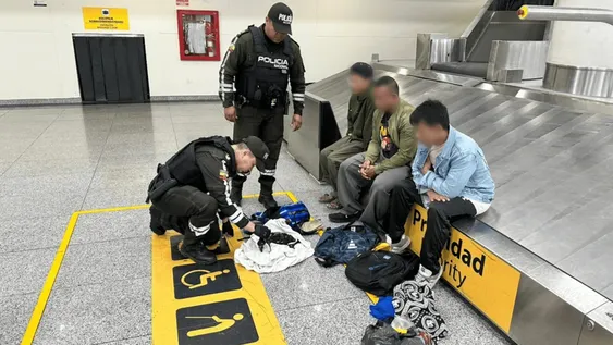 Los tres tailandeses fueron detenidos la noche de este martes 19 de mayo por trafico de especies. Los tres tailandeses fueron detenidos la noche de este martes 19 de mayo por trafico de especies.