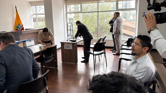 Audiencia. En la Corte de Pichincha se realizó el juicio abreviado para el policía que filtró información reservada a un periodista digital.