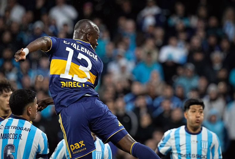Enner Valencia marcó un triplete con Boca Juniors en la victoria que se dio ante Racing en la Copa Argentina.