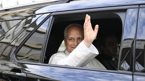 El papa León XIV tras recibir el alta hospitalaria el 17 de octubre de 2026.