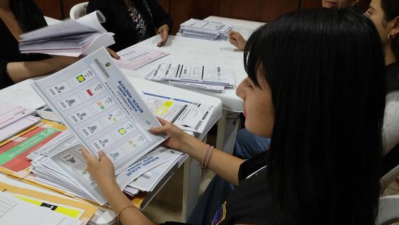 Los colores de las papeletas permitirán a los electores identificar las distintas dignidades que se elegirán en las elecciones seccionales de 2026. Los colores de las papeletas permitirán a los electores identificar las distintas dignidades que se elegirán en las elecciones seccionales de 2026.