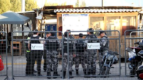 Exteriores de la cárcel de Riobamba, el 23 de octubre de 2026, donde se encuentra detenida, la excandidata presidencial, Luisa González.