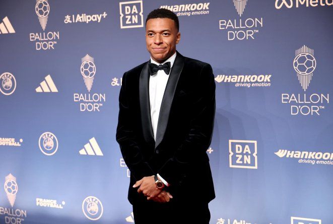 Kylian Mbappé antes de la ceremonia del Balón de Oro en Londres.
