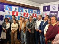 El movimiento de la Revolución Ciudadana realizó una rueda de prensa tras la detención de Luisa González.