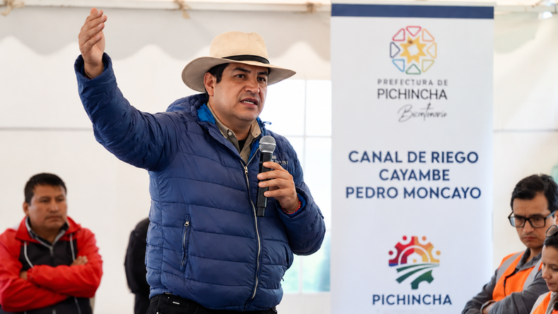 Alexandro Tonello, durante un evento en la comunidad San Miguel del Prado, Cayambe.
