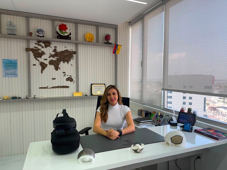 Ecuador destaca en congreso de neurocirugía en Panamá. Belén Martinez impulsadora del desarrollo de implantes médicos personalizados. 