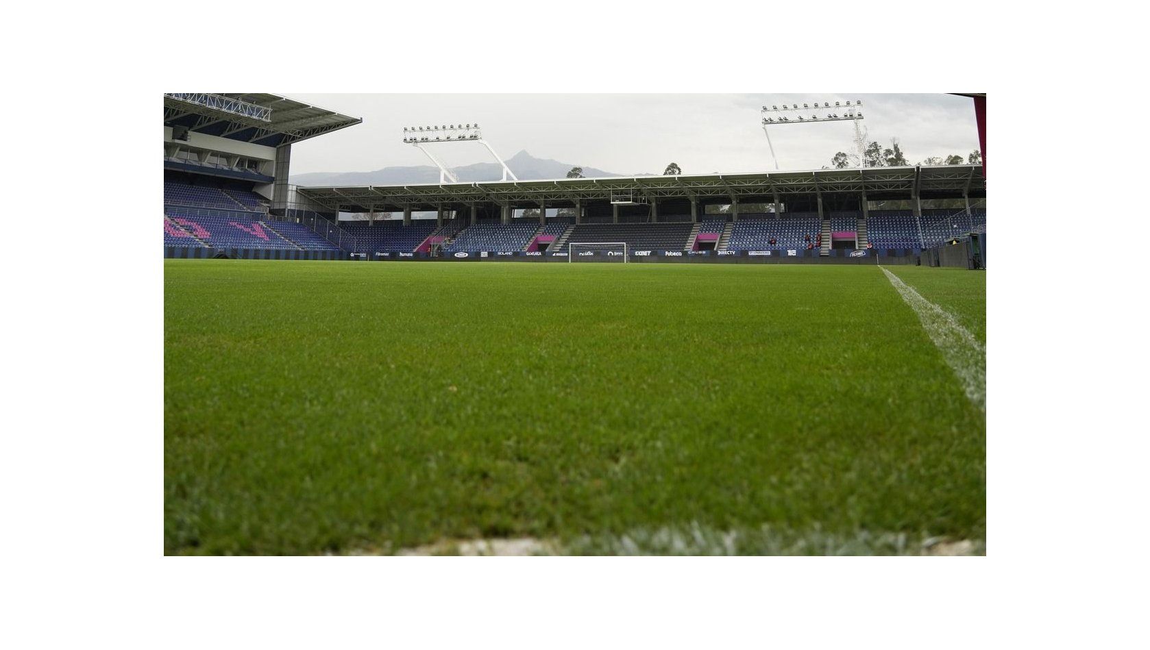 En el estadio de Independiente del Valle se juega la semifinal de Copa Ecuador entre Universidad Católica y Liga de Quito.