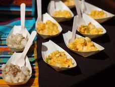 La Fundación Municipal Turismo para Cuenca se realizo el lanzamiento de la agenda gastronómica por las fiestas de Cuenca.