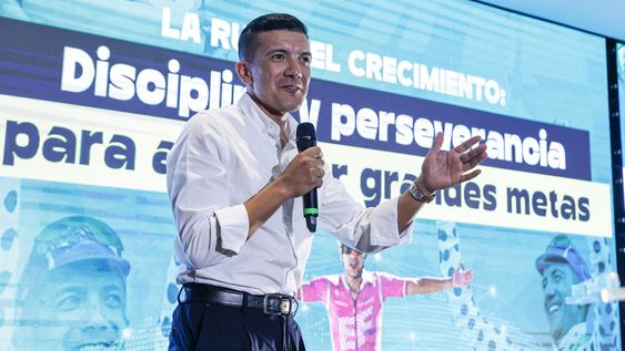 El ciclista ecuatoriano Richard Carapaz del NSN Cycling Team recordó que a sus 20 años fue atropellado durante un entrenamiento.