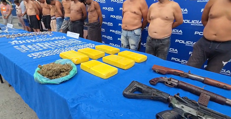 La Policía Nacional incautó varios objetos durante dos operativos policiales la madrugada del 16 de octubre de 2026.&nbsp;